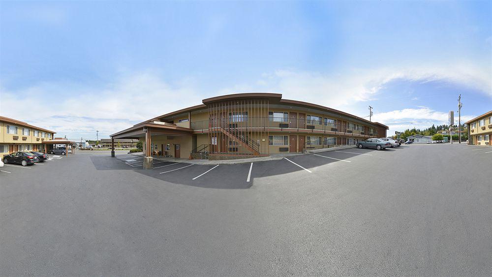 Best Western Holiday Hotel Coos Bay Exterior photo